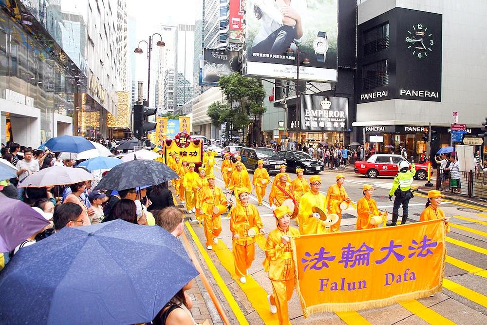 Pohvale miroljubivoj Falun Gong povorci 