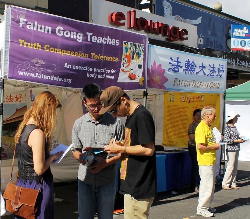 Tim McCormick je čuo za progon i potpisao peticiju podrške Falun Gongu.