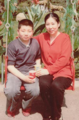 Falun Gong praktikantica Ren Shujie i njezin sin