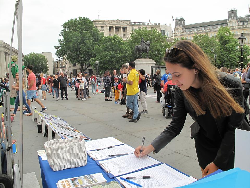 Mariana Filive iz Mađarske je 6. juna potpisala peticiju kojom se poziva na prekid progona u Kini. 