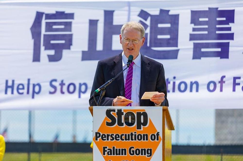 David Cleveland je rekao da zbog nepostojanja sistema donacija, većina tih organa dolazi od zatvorenika savjesti, posebno praktikanata Falun Gonga. 