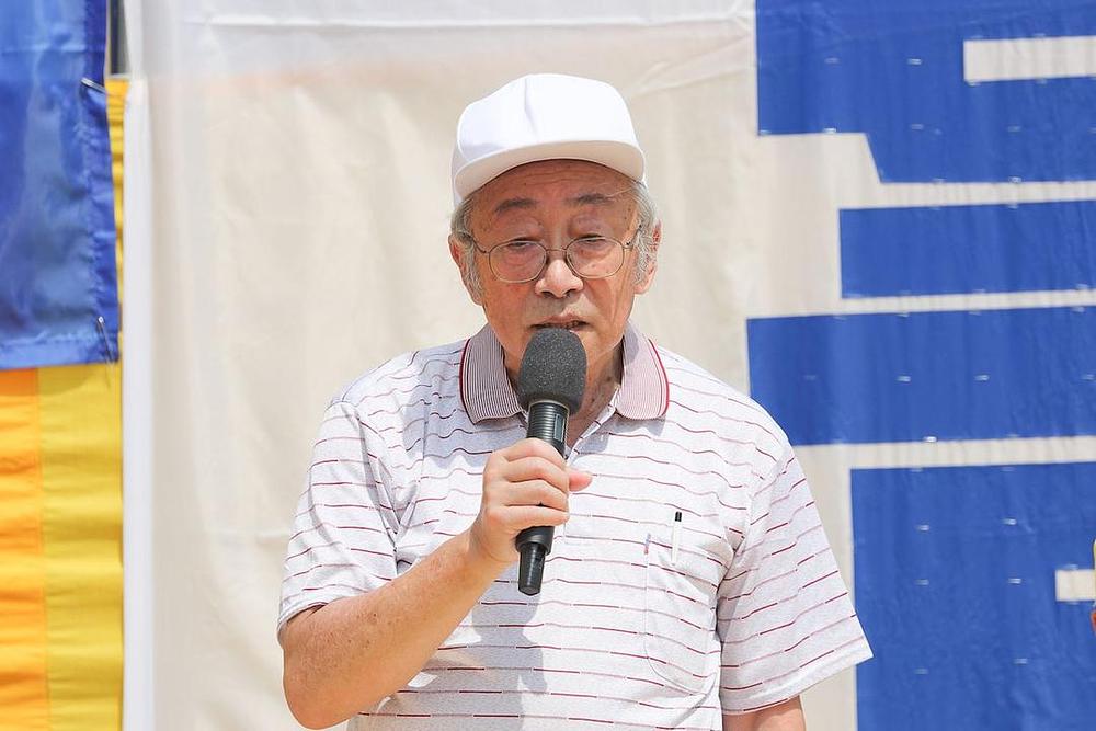 Glavni urednik časopisa Wuqim Chen Yulin pozvao je na podršku mirnom otporu Falun Gonga. 