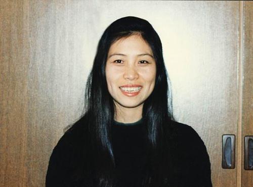 Falun Gong praktikantica gđa. Gao Rongrong, računovotkinja na Sveučilištu likovnih umjetnosti Luxun u gradu Shengyang 