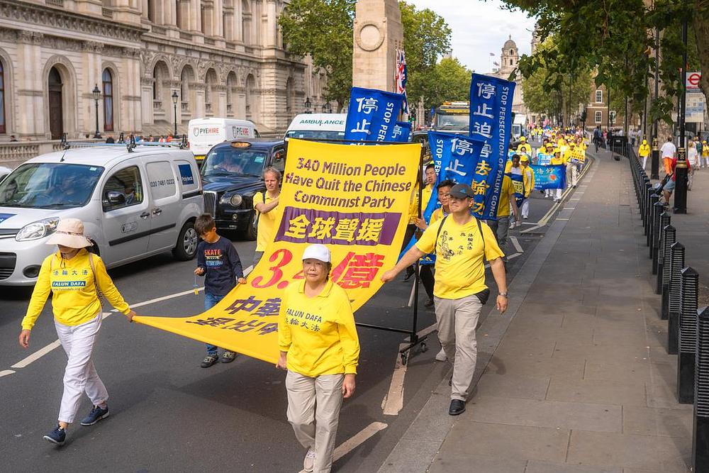 Falun Gong parada u centralnom Londonu 30. avgusta 2019. 