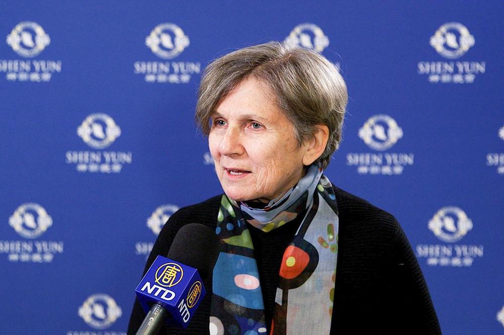 Estelle Lamoureux, predsjednica za obrazovanje kanadske Komisije pri UNESCO-u, (Organizacija Ujedinjenih nacija za obrazovanje, nauku i kulturu) i Manitoba asocijacije za prava i slobode.
