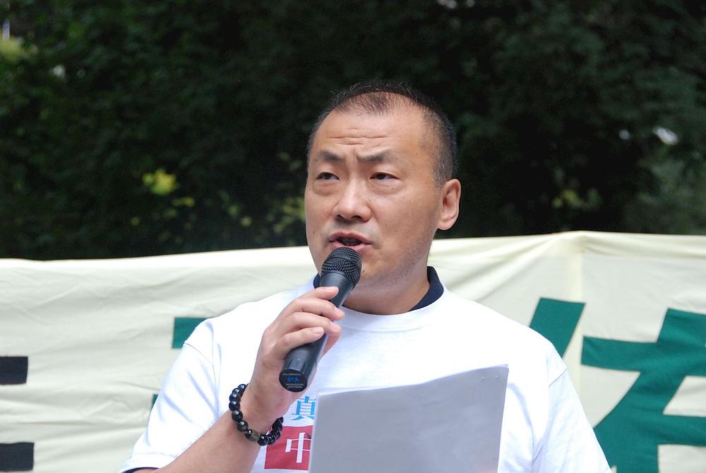 Shao Bing je govorio na skupu i javno se odrekao članstva u KPK.