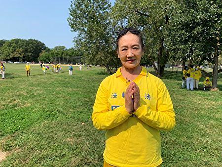  Gđa Xie (stara 70 godina) se oporavila od polu paralize prakticiranjem Falun Dafa