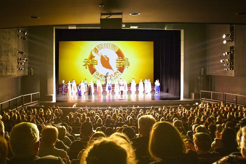 The Shen Yun International Company u Ulumbarra Theatre u Bendigu, Australija, 30. aprila. Trupa je izvela dvije predstave u Bendigu od 30. aprila do 1. maja. (The Epoch Times)