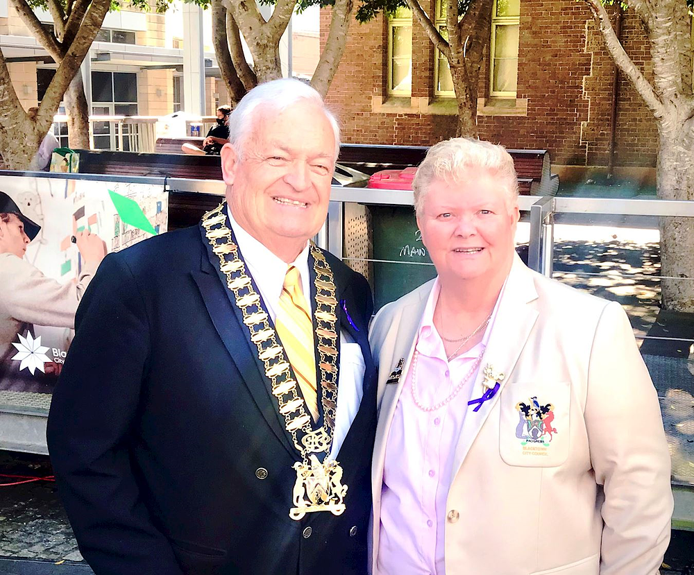 Tony Bleasdale (lijevo) je gradonačelnik Blacktowna i dobitnik OAM-a.
