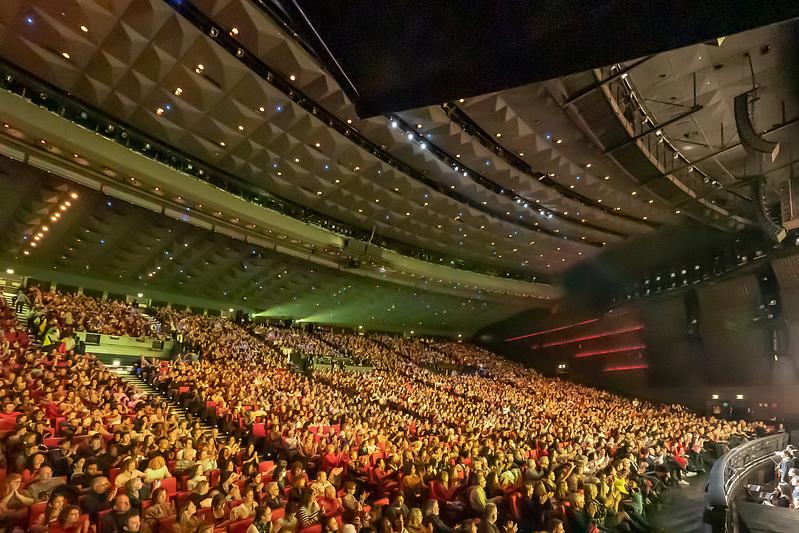 Shen Yun New York Company u Palais des Congrès de Paris u Parizu, Francuska, popodne 18. februara. Trupa je izvela sedam nastupa u Parizu od 14. do 19. februara, sve pred prepunim dvoranama pred ukupno skoro 25.000 gledalaca. (The Epoch Times)