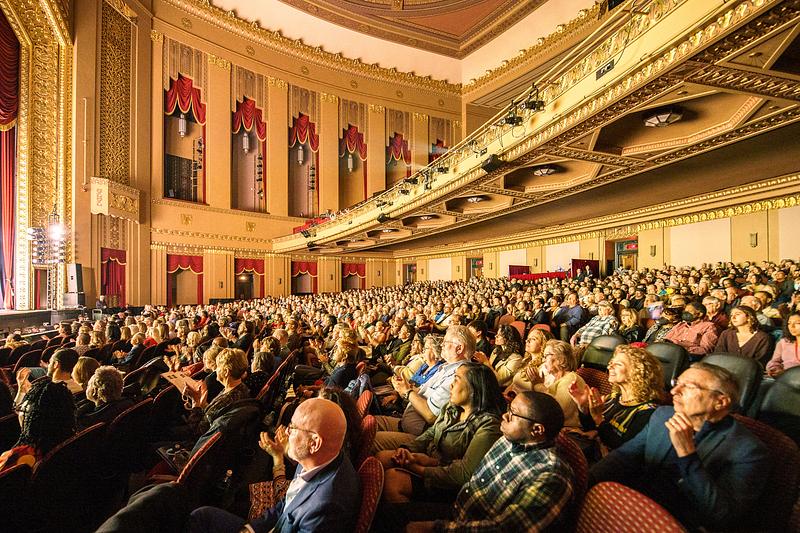 Shen Yun New World Company u Stifel pozorištu u St. Louisu, Missouri, 18. februara. Trupa je izvela dvije predstave u St. Louisu 18. i 19. februara, pred prepunim dvoranama. (The Epoch Times)