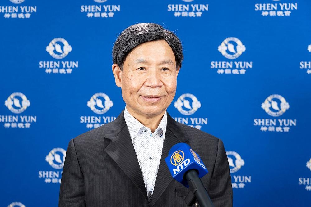 Ho Huo-<span>fa</span>, predsjednik Liječničke udruge okruga Taitung, na predstavi Shen Yun u Kaohsiungu 28. veljače (The Epoch Times) 
