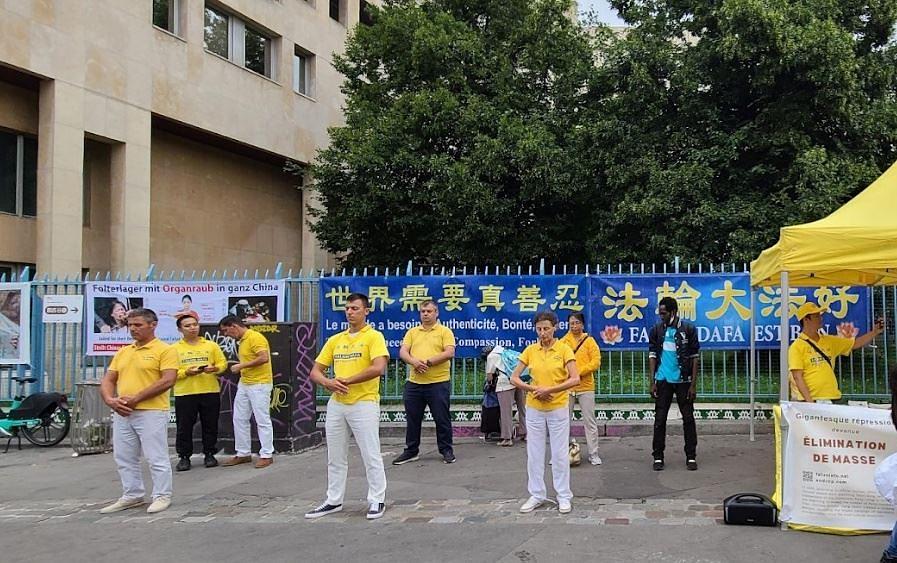Pokazivanje Falun Dafa vježbi