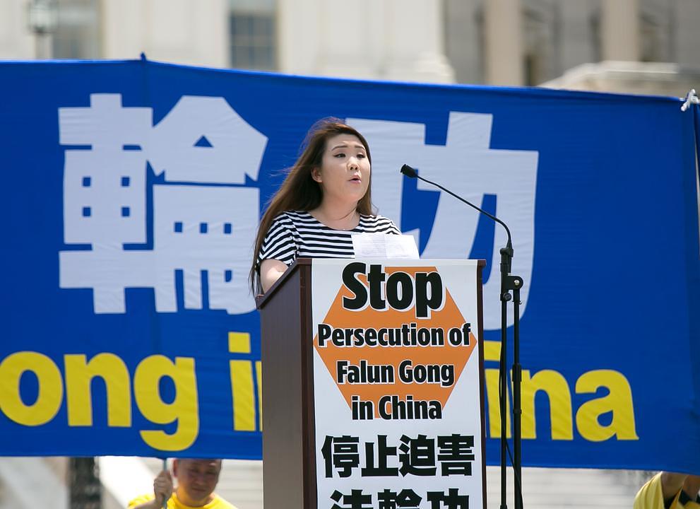 Michelle Hong iz Jubilee Campaign SAD je kazala da kineske vlasti koriste mučenje glađu, javno batinanje, zatvaranje, prisilnu promjenu vjere i mučenje u svojoj kampanji progona.