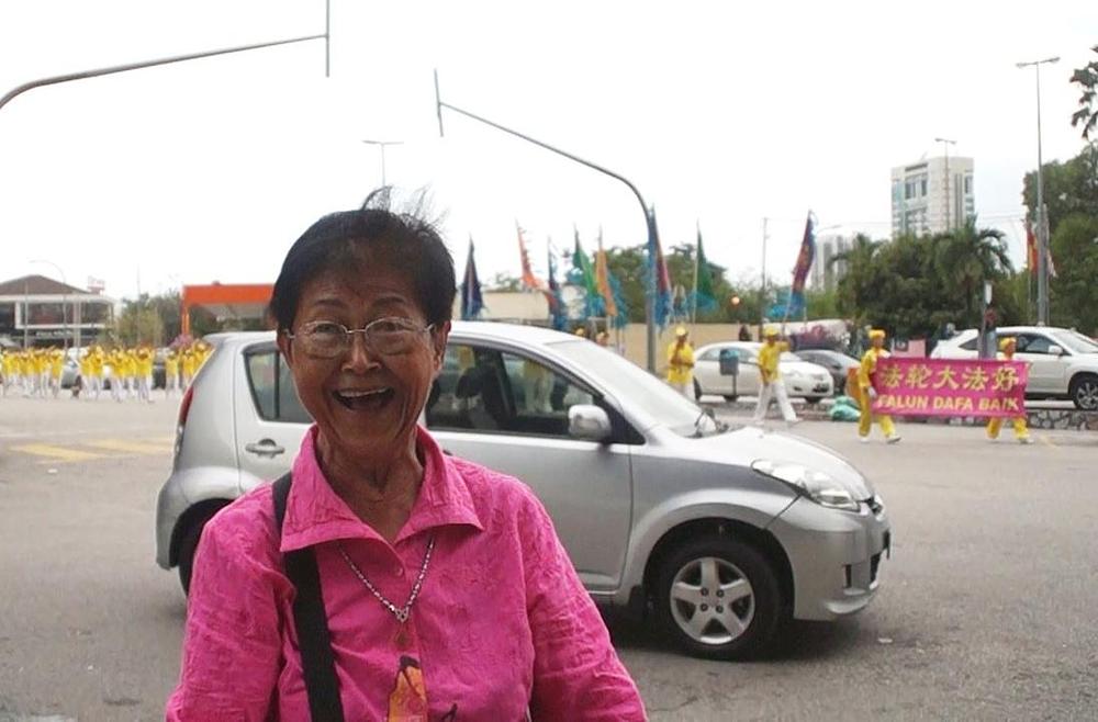 Gđa Huang je bila sretna što je saznala za Falun Gong. 
