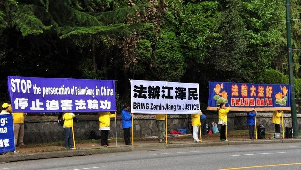 Miroljubivi je protest organizovan od 10 do 19 časova 26. septembra. Mnogi su zapadnjački i kineski prolaznici hrabrili praktikante i izražavali svoju podršku. 