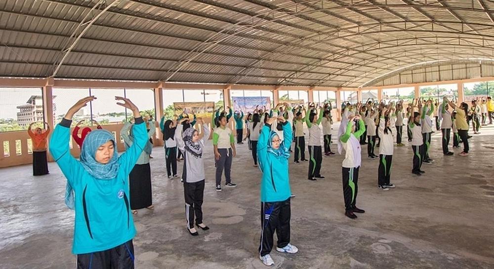 Studenti iz škole Nusa Tenggara izvode vježbe u avgustu mjesecu 2016. godine. 