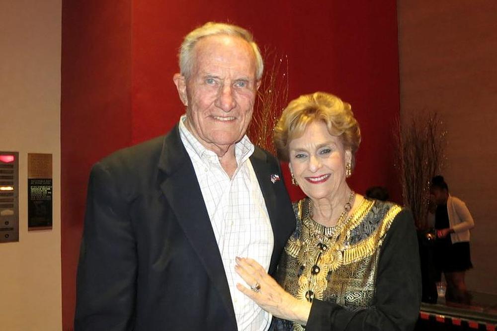 George Strake, bivši sekretar države Texas, i njegova supruga Annete u dvorani za scenske umjetnosti Jones Hallu u Houstonu 28. decembra 2016. godine.