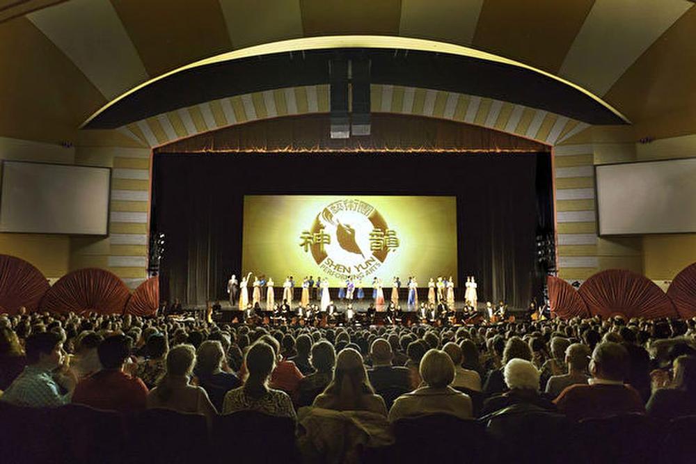 Putujuća grupa Shen Yun u Melwaukee pozorištu u Melwakeeju u Winsconsinu 5. marta. 
