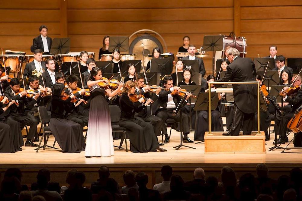 Violinski koncert Čajkovskog Op. 35. 3. stavak u izvođenju violinistice Fione Zheng je izmamio suze na oči nekolicini ljudi iz publike.