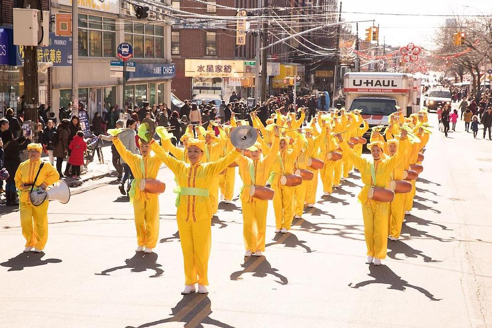 Dobošari predstavljaju uvijek uzbudljivu komponentu Falun Gong parada. 