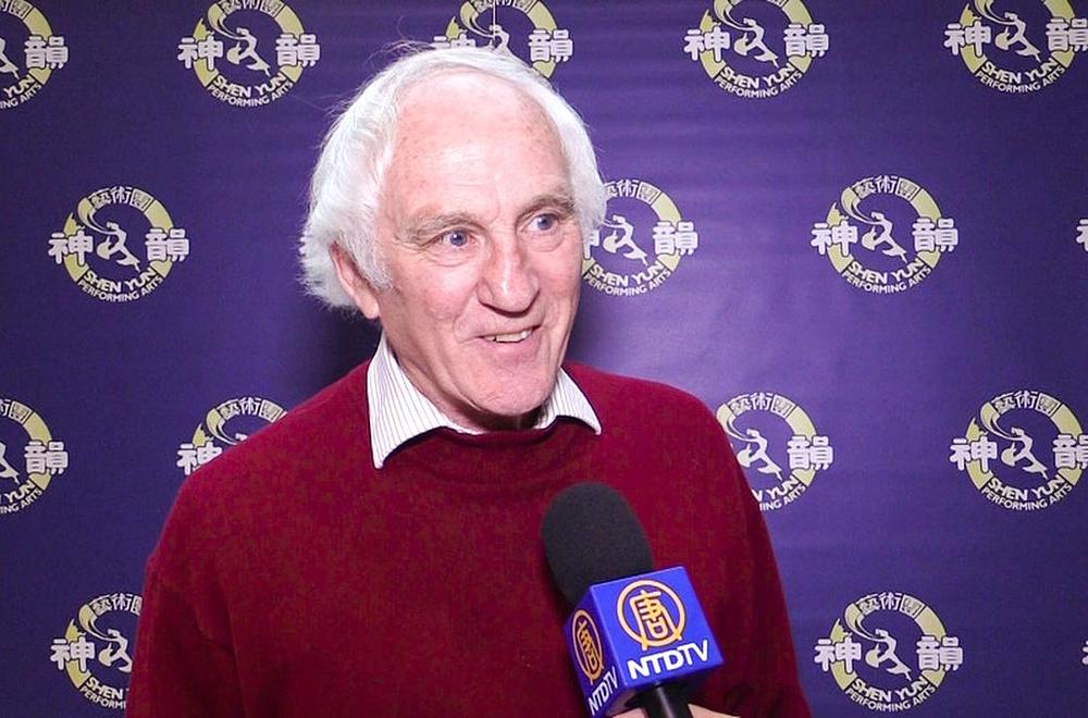 Tom Quick je radio voditelj sa radija FM 98. 5 CKWR iz Kitchener-Waterloo.