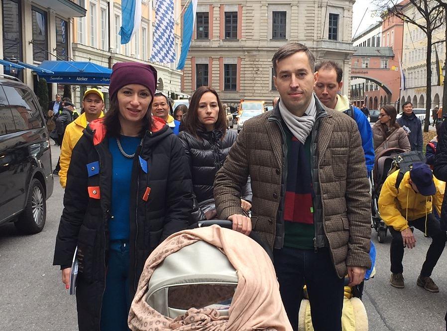 Ivana i njen suprug Anatoly, dvoje praktikanata iz Latvije.