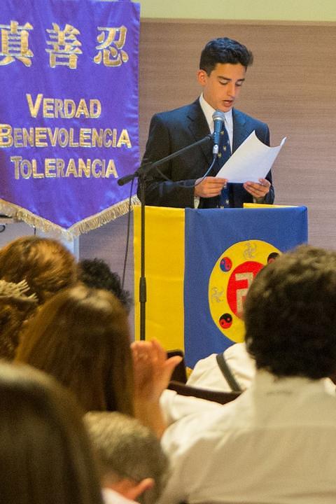 Praktikanti Falun Dafa razmjenjuju svoja iskustva na Fa konferenciji u Buenos Airesu. 