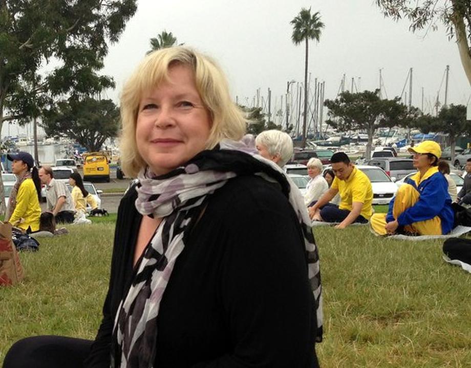 Pirjo je postala Falun Dafa praktikant 1995. godine