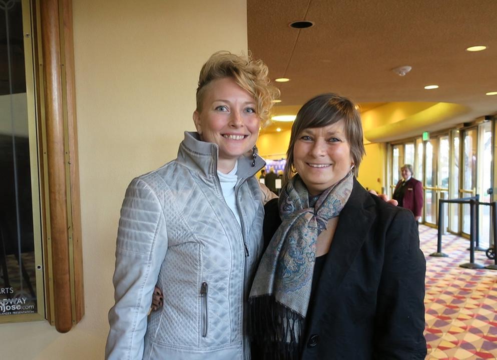 Alexis Feit, prima balerina, i njena majka Sheryl su uživale u Shen Yun predstavi u Centru za scenske umjetnosti u San Joseu, 14. januara 2017. godine.