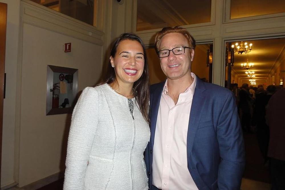 Ljekarka Nina Resetkova i poduzetnik Adam Ray u dvorani Boston Symphony Hall 13. oktobra 2017. godine. "Od samoga početka… prenijeli su nas na prelijepo mjesto. 