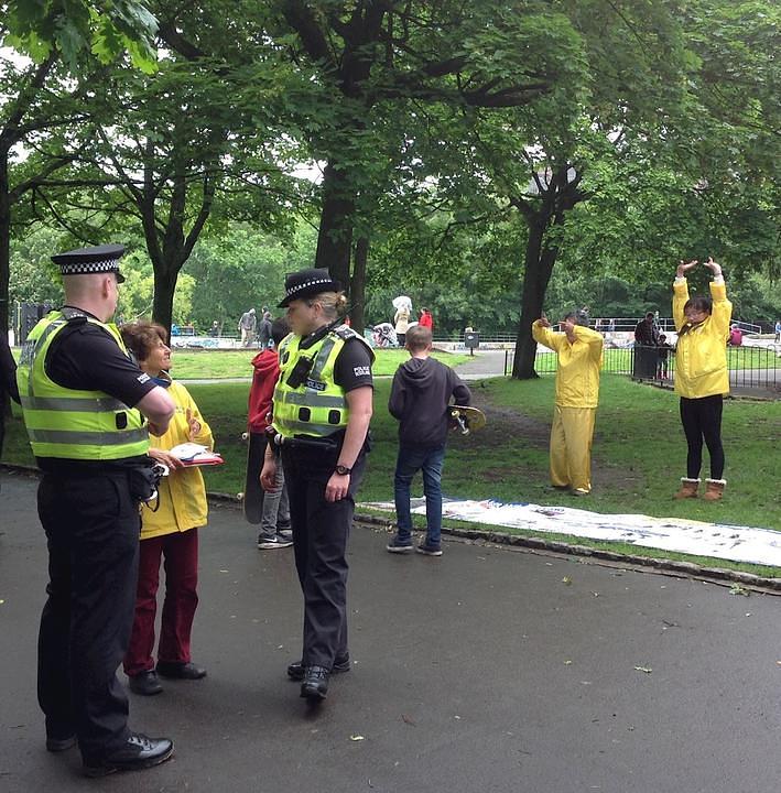 Policajci potpisuju peticiju kojom se osuđuju zločini žetve organa u Kini.