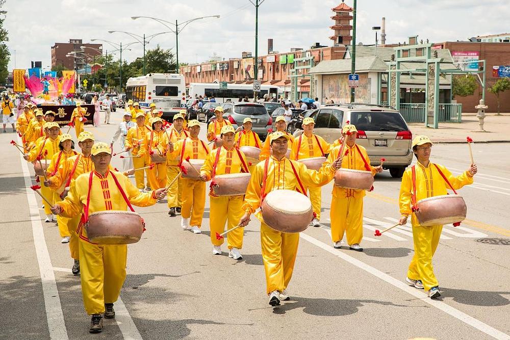 Dobošari su predvodili marš u Kineskoj četvrti u Čikagu održan 5. avgusta 2017. godine.