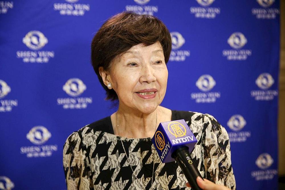 Anna Fujita, međunarodno poznata pijanistica, je uživala u nastupu Shen Yun simfonijskog orkestra u Nacionalnoj koncertnoj dvorani u Taipeiju 22. septembra 2017. godine.