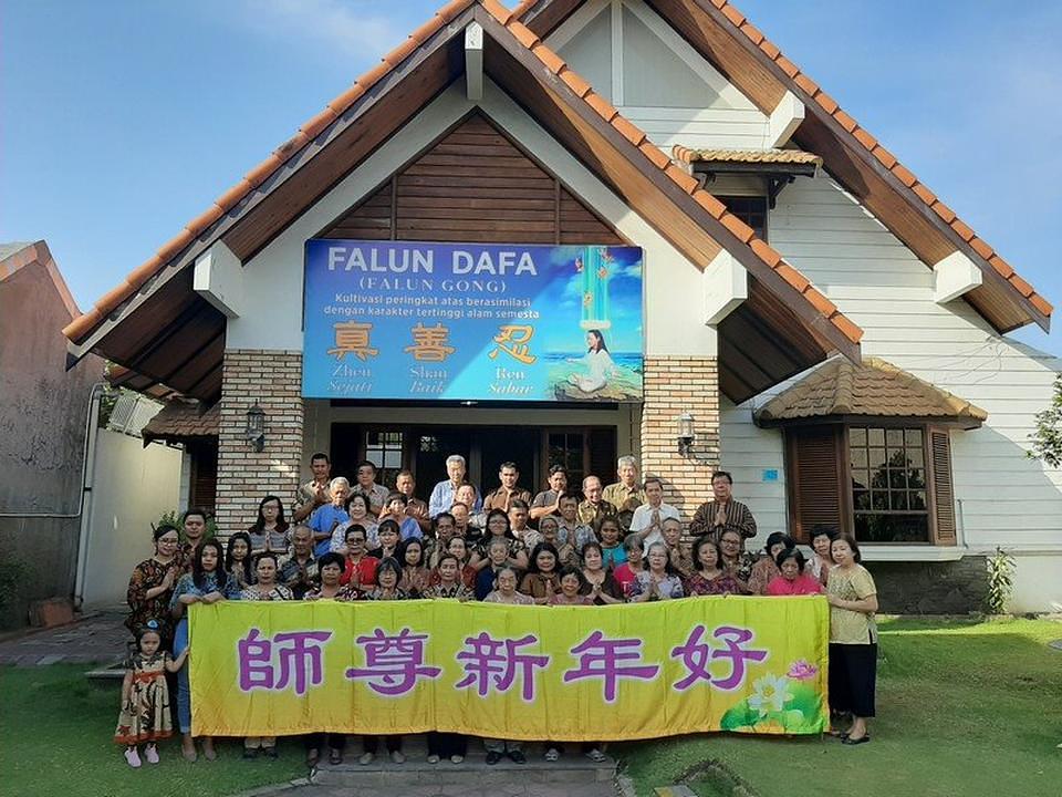 Čestitke iz raznih gradova u Indoneziji