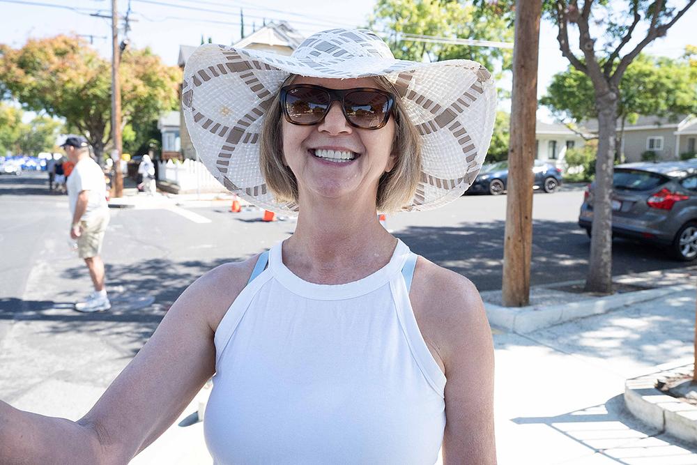 Lokalnoj stanovnici Debbie svidjelo se sve o Falun Dafa.