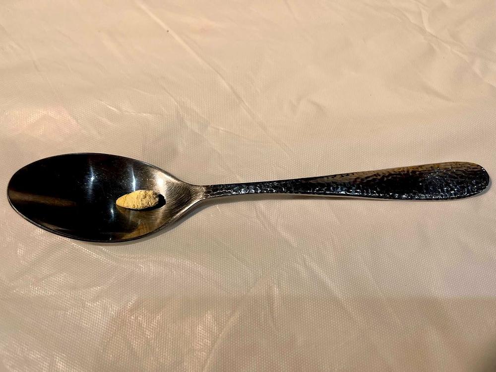 Mary je imao bolan izraštaj pod svojim jezikom. Nakon što je počela vježbati Falun Dafa, čudesno je izašao.