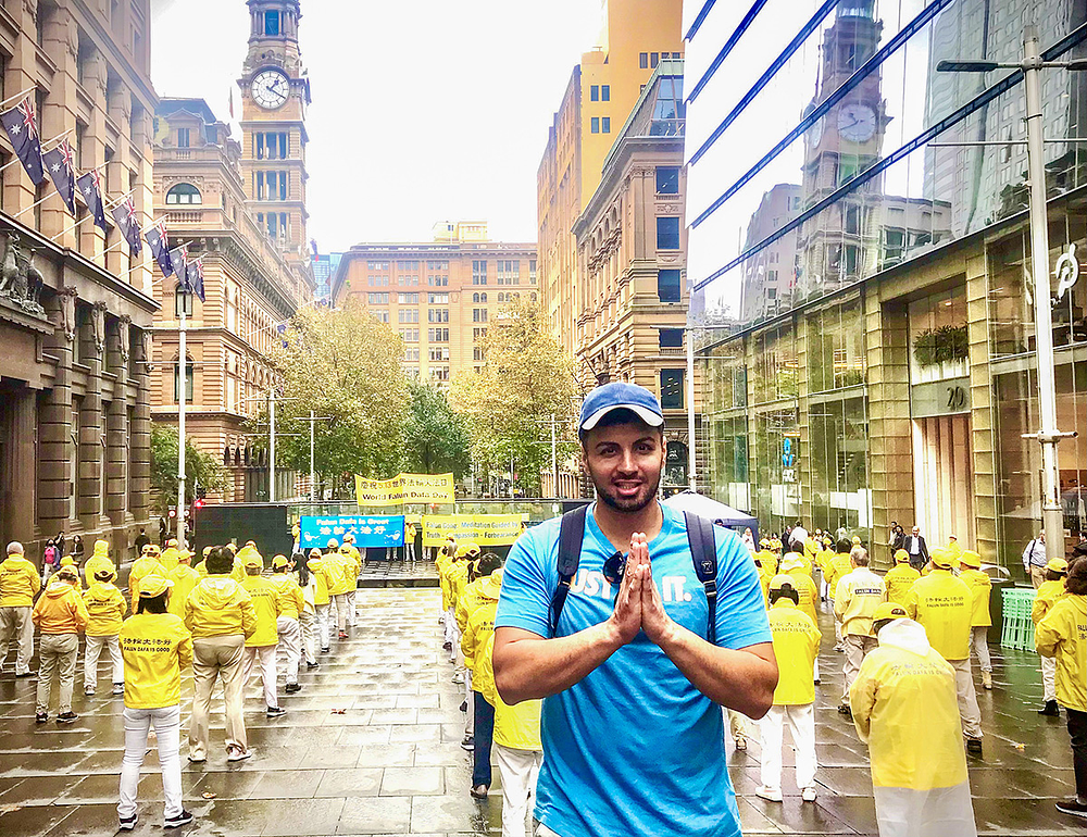 Salim Bador je rekao: „G. Li Hongzhi je budućim generacijama dao dragocjeno bogatstvo.”