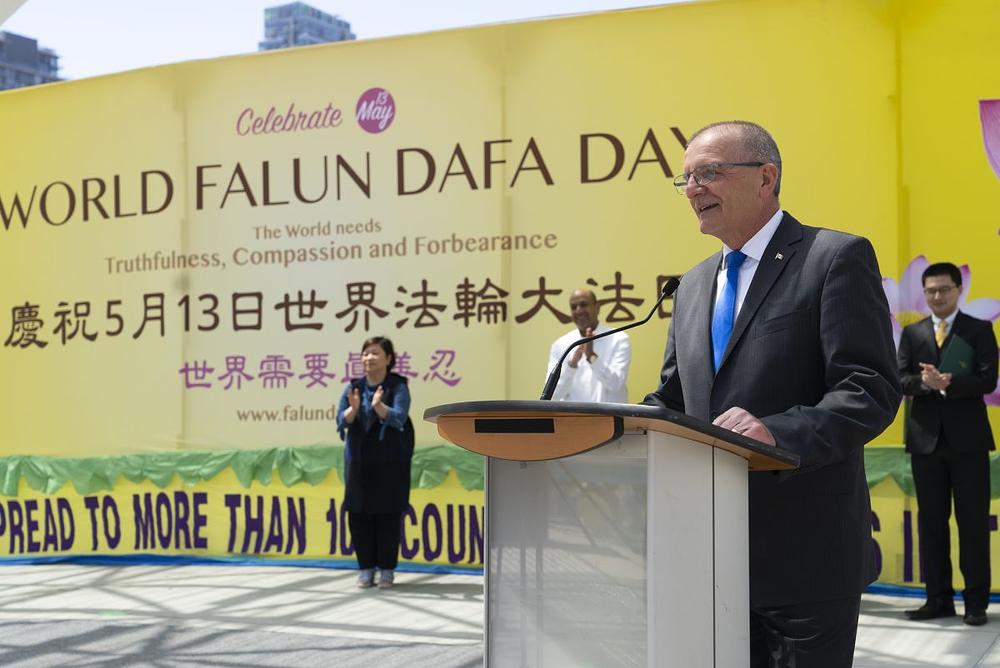 Bivši član parlamenta Wladyslaw Lizon na događaju.