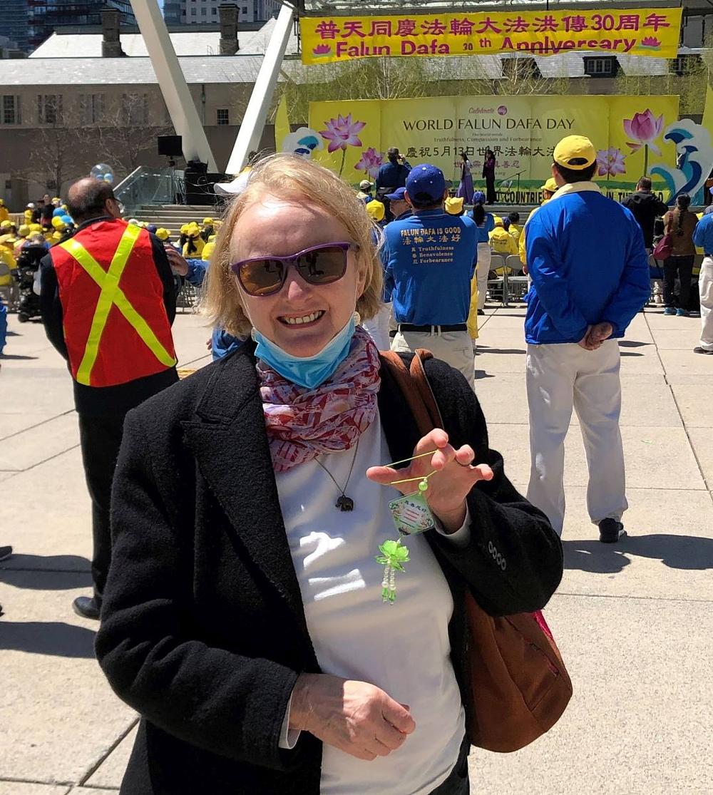 Josephine radi u gradskoj upravi Toronta.