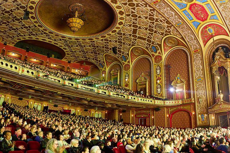 Shen Yun Touring Company u prepunoj dvorani i u Providence Performing Arts Centru u Providenceu, Rhode Island, 29. januara. (The Epoch Times)