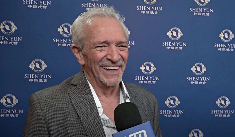 Radio voditelj Phil Paleologos na Shen Yun predsatavi u Providenceu, Rhode Island, 28. januara (NTD Televizija)