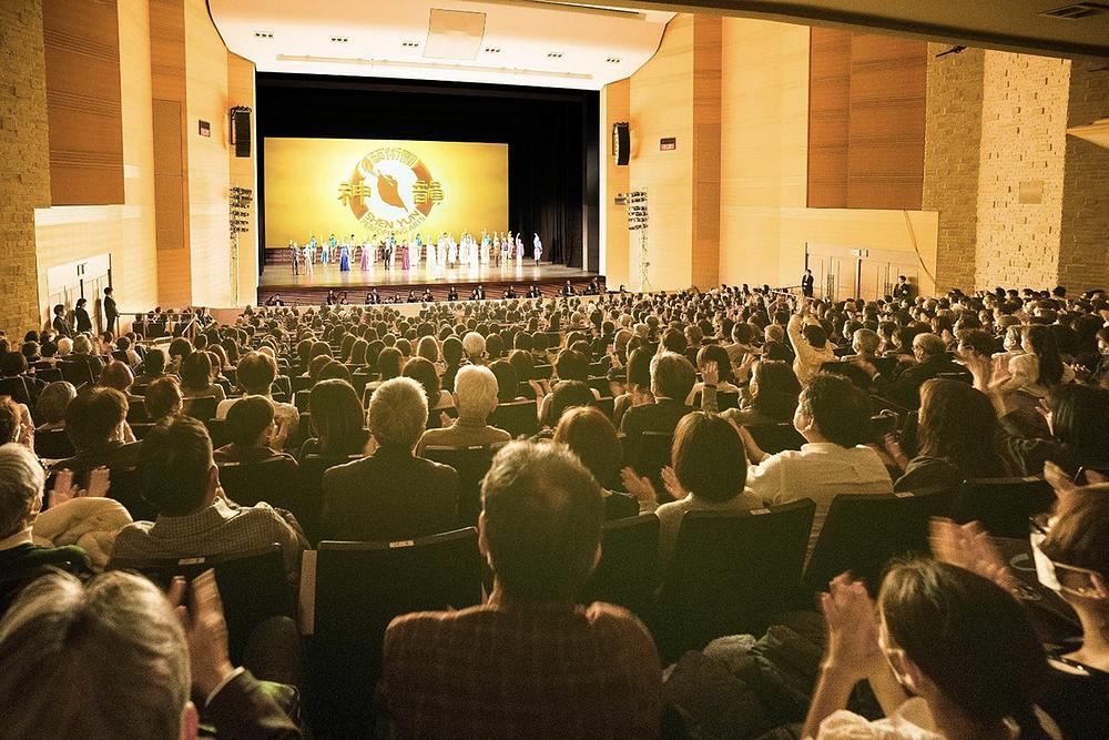 Shen Yun je 14. januara imao dva nastupa prepunim kućama u Kamakura Performing Arts Centru u Kamakuri. (The Epoch Times)