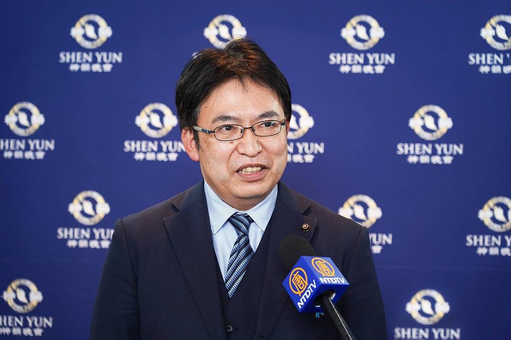 Gosp. Maruyama Harufumi, vijećnik u gradu Zushi, na predstavi Shen Yun u Kamakuri 13. januara (The Epoch Times)
