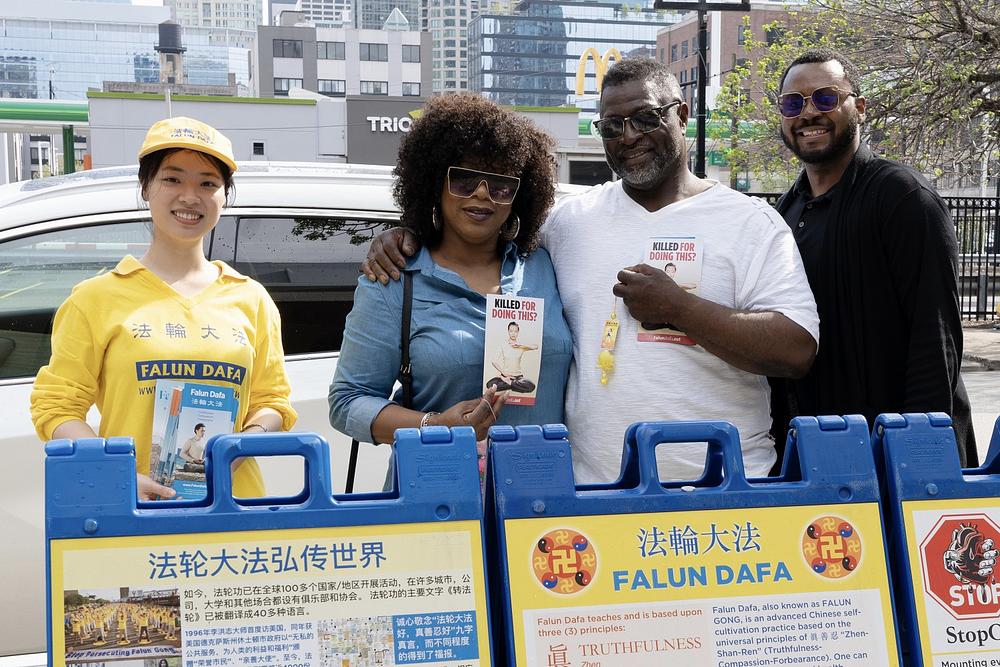 Simone Jones (druga slijeva) i Lee Jones (treći slijeva) žele pomoći da se zaustavi progon.