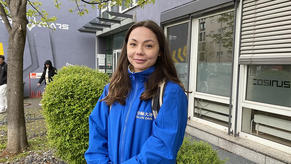 Irina je profesionalna plesačica i prakticira Falun Dafa.