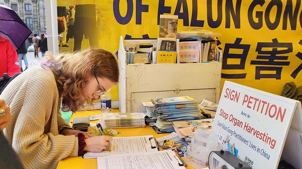 Daria, kazahstanka koja živi u Njemačkoj, nada se pomoći zaustaviti progon.